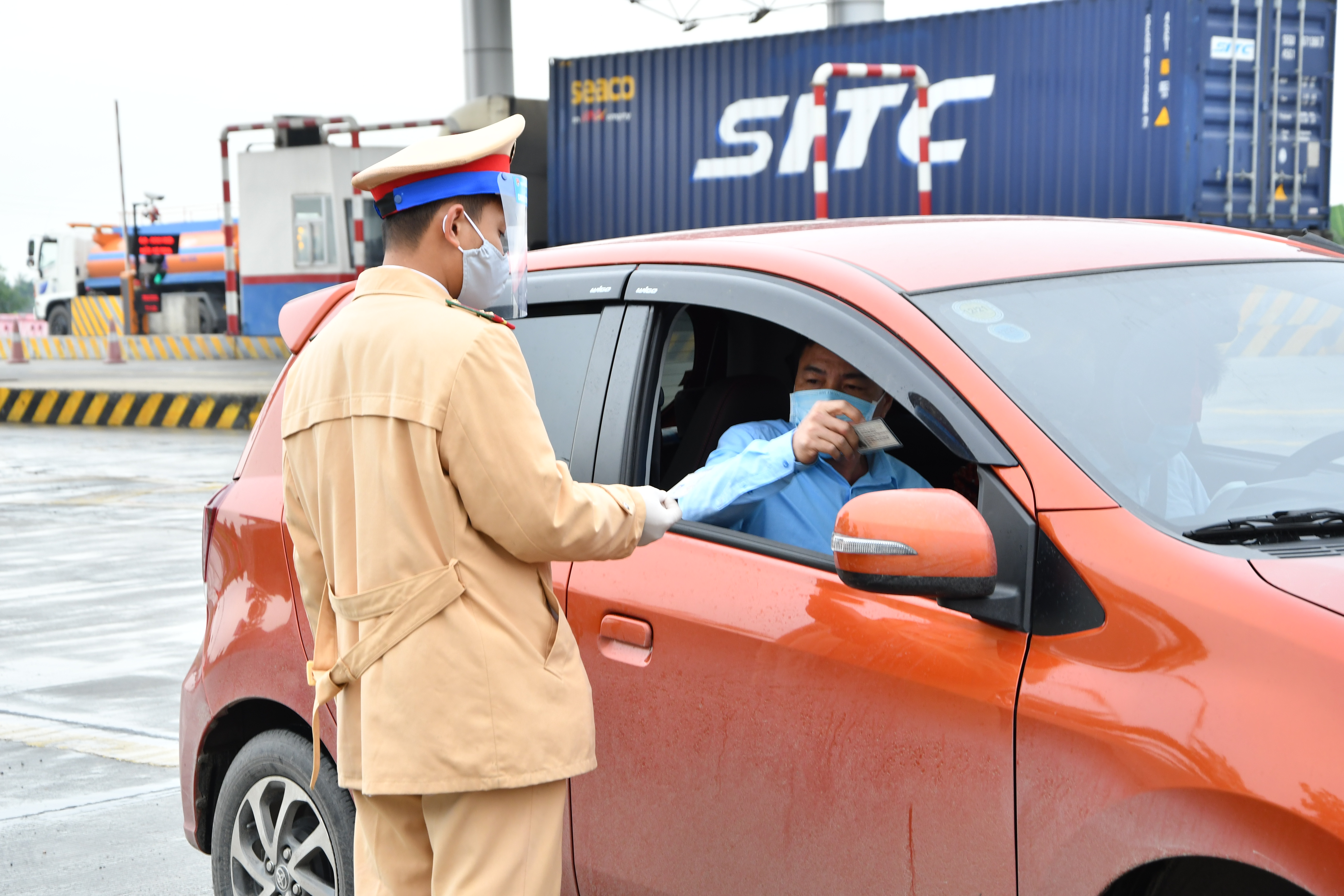 Kiểm tra, xử lý 26 trường hợp vi phạm trật tự an toàn giao thông